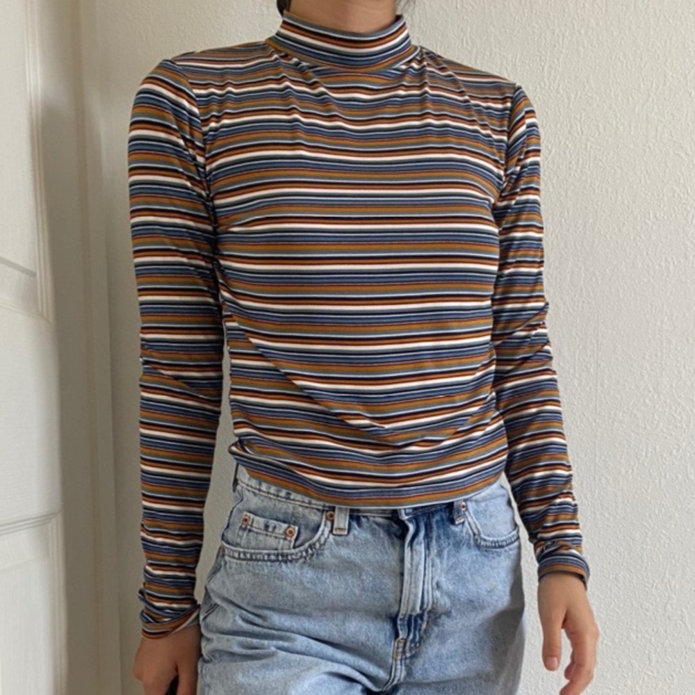 SOLD Striped mock neck longsleeve